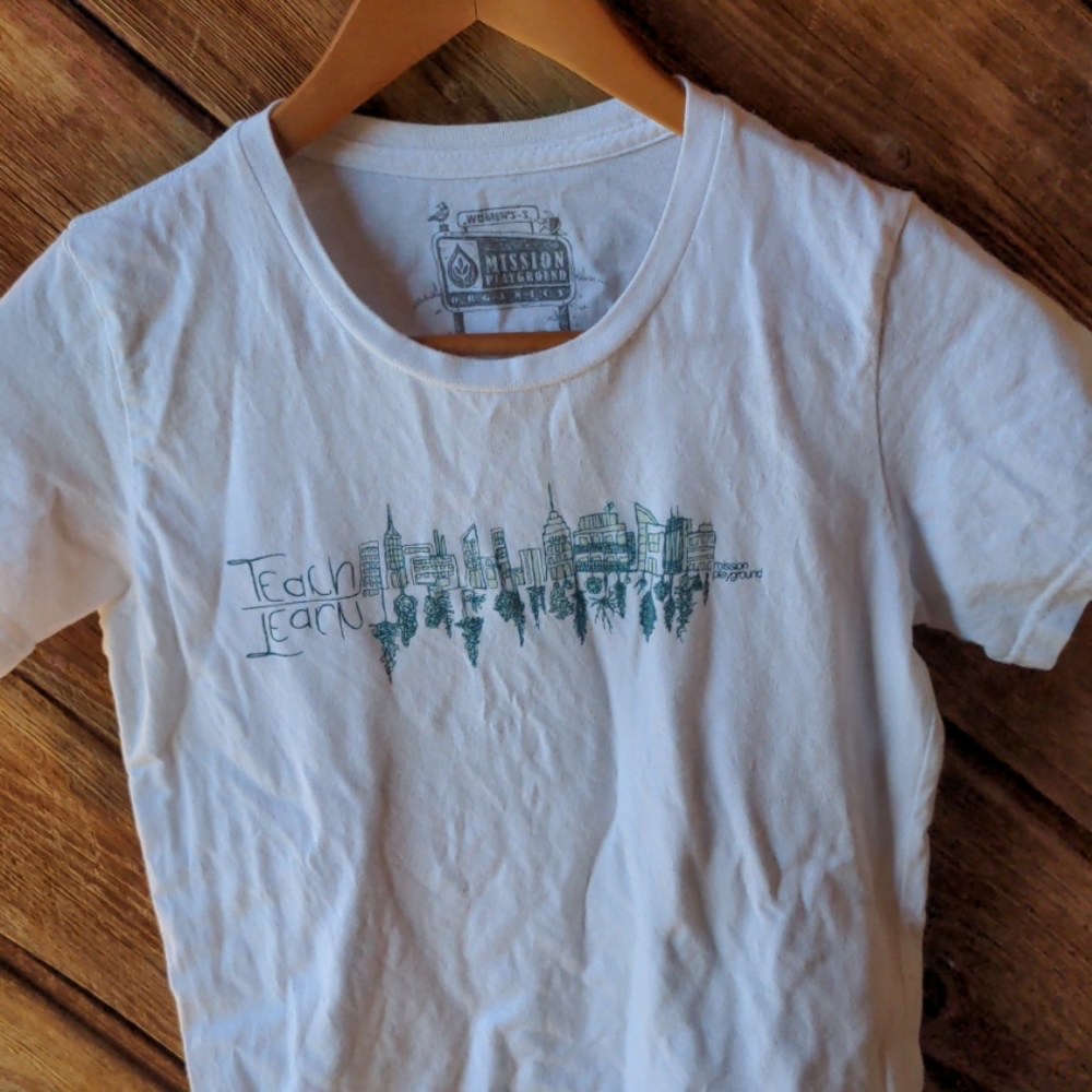 Mission Playground 'Teach Learn' White Short Sleeve t-shirt Small